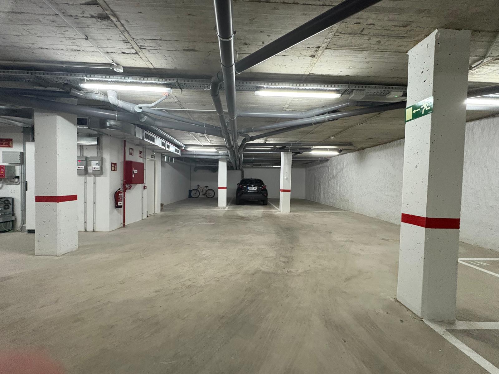 Imagen 13 Parking Coche en venta en Sabadell / Junto Parc Catalunya
