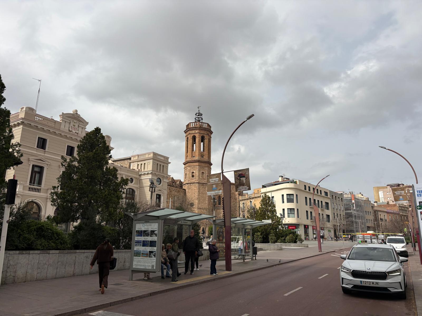 Imagen 6 Local Comercial en alquiler en Sabadell / Rambla, local nuevo a estrenar con salida de humos