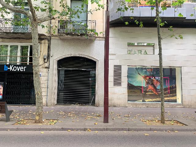 Imagen 3 Inmueble 260994 - Local Comercial en alquiler en Sabadell / En la misma Rambla, junto al Ayuntamiento.