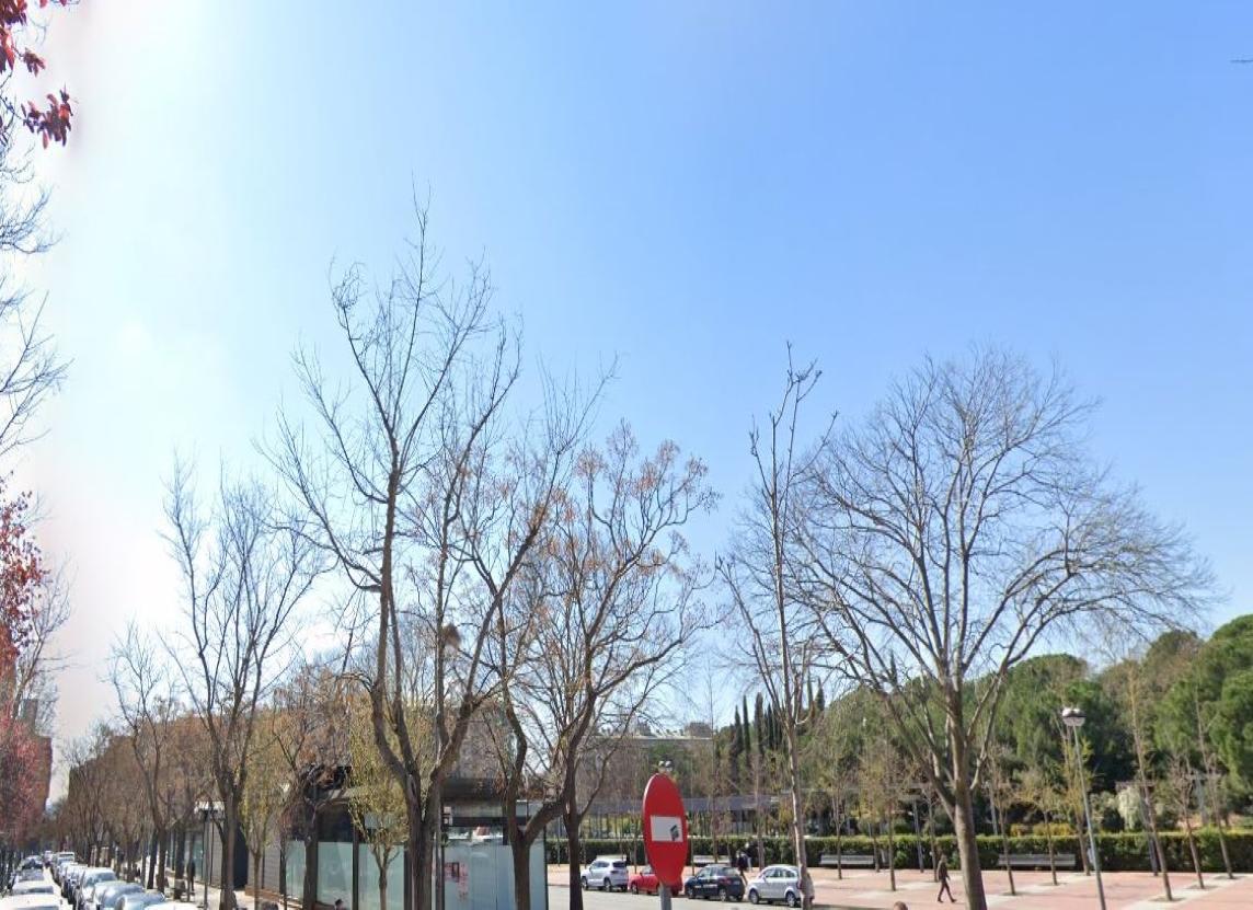 Imagen 2 Parking Coche en venta en Sabadell / Av. Francesc Macia Sabadell junto El Corte Ingles