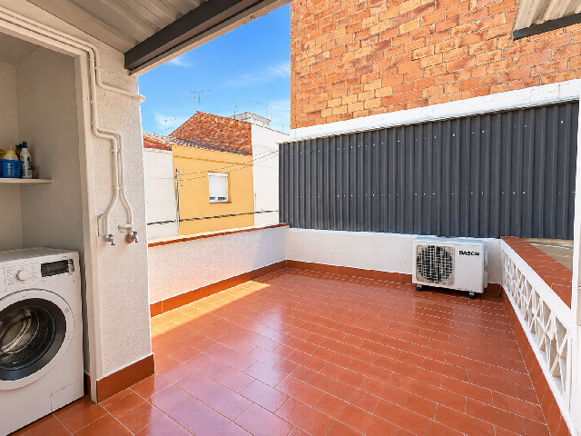 Imagen 1 Inmueble 286493 - Casa en venta en Sabadell / Junto Avenida Matadepera y cerca de todos los servicios