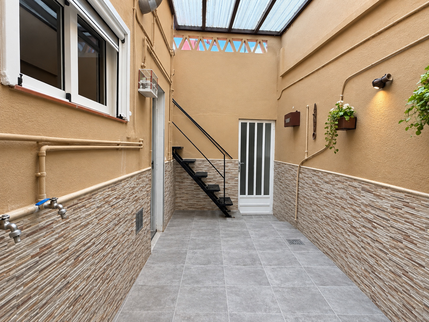 Imagen 10 Casa en venta en Sabadell / Junto Avenida Matadepera y cerca de todos los servicios