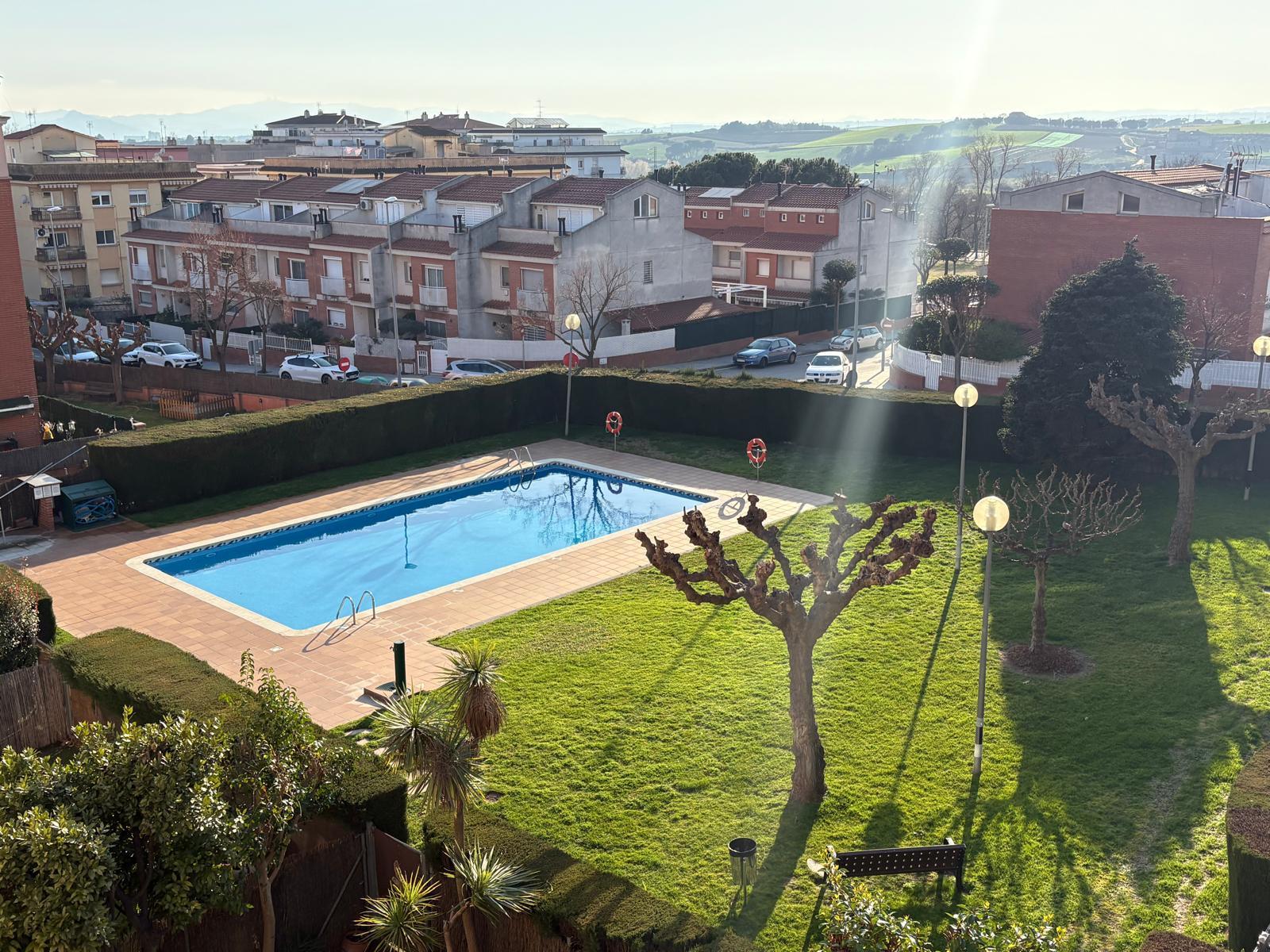 Imagen 2 Dúplex en venta en Parets Del Vallès / Dúplex con terraza a un paso del Parc de Cal Jardiner
