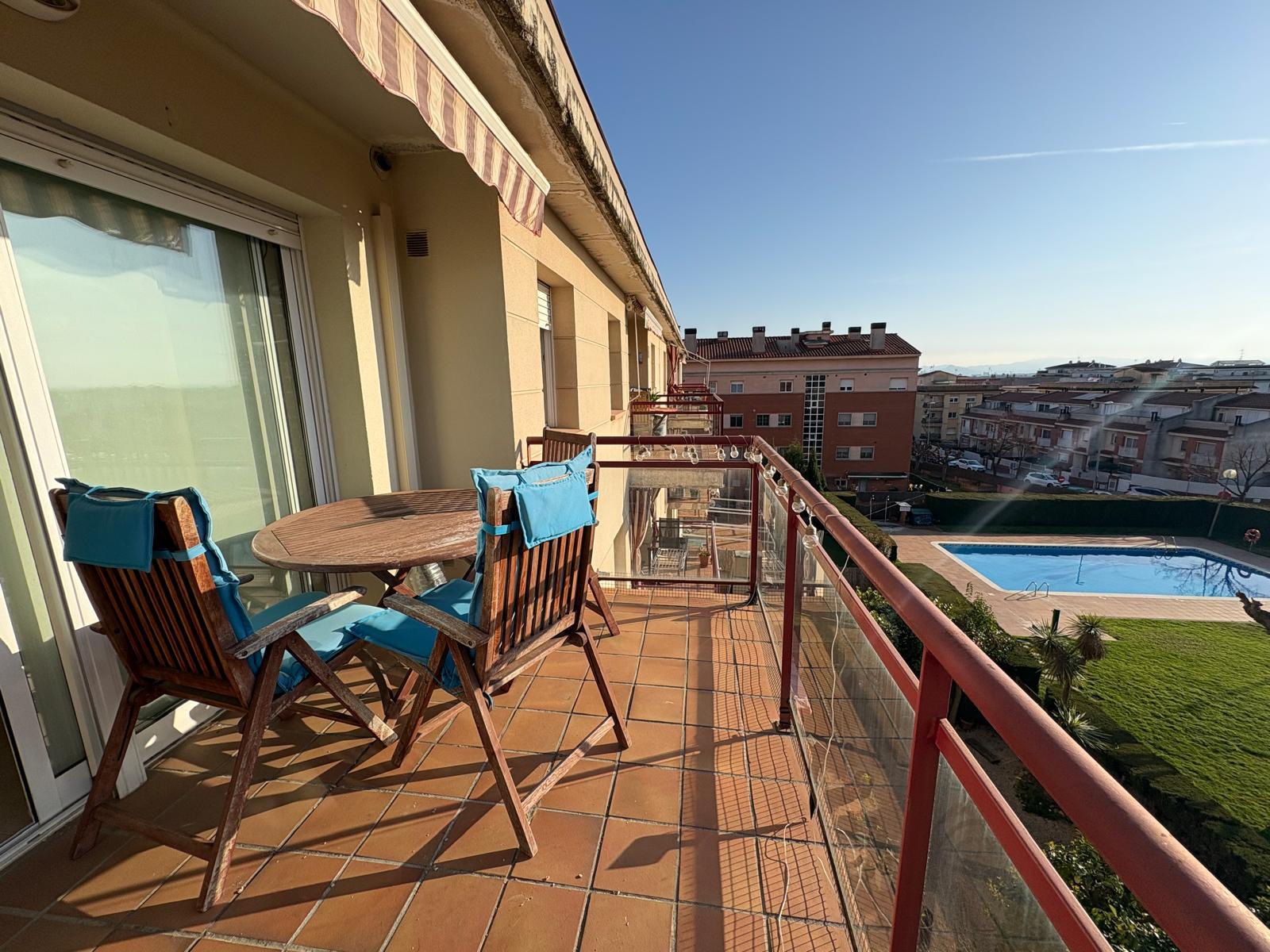 Imagen 1 Dúplex en venta en Parets Del Vallès / Dúplex con terraza a un paso del Parc de Cal Jardiner