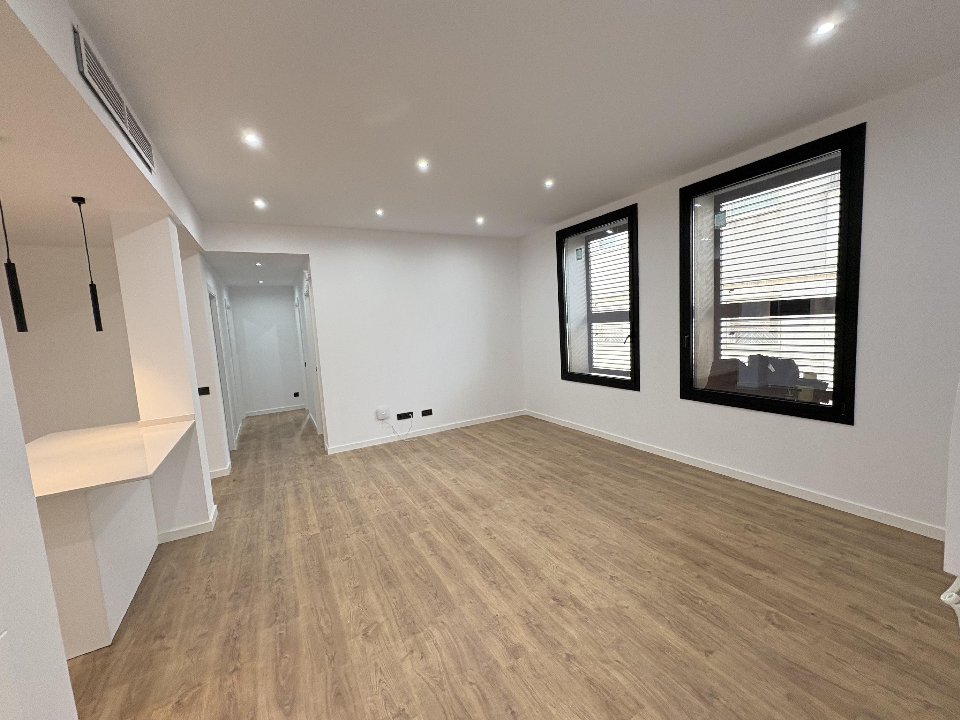 Imagen 2 Planta Baja en venta en Sabadell / Junto a C/ Salut