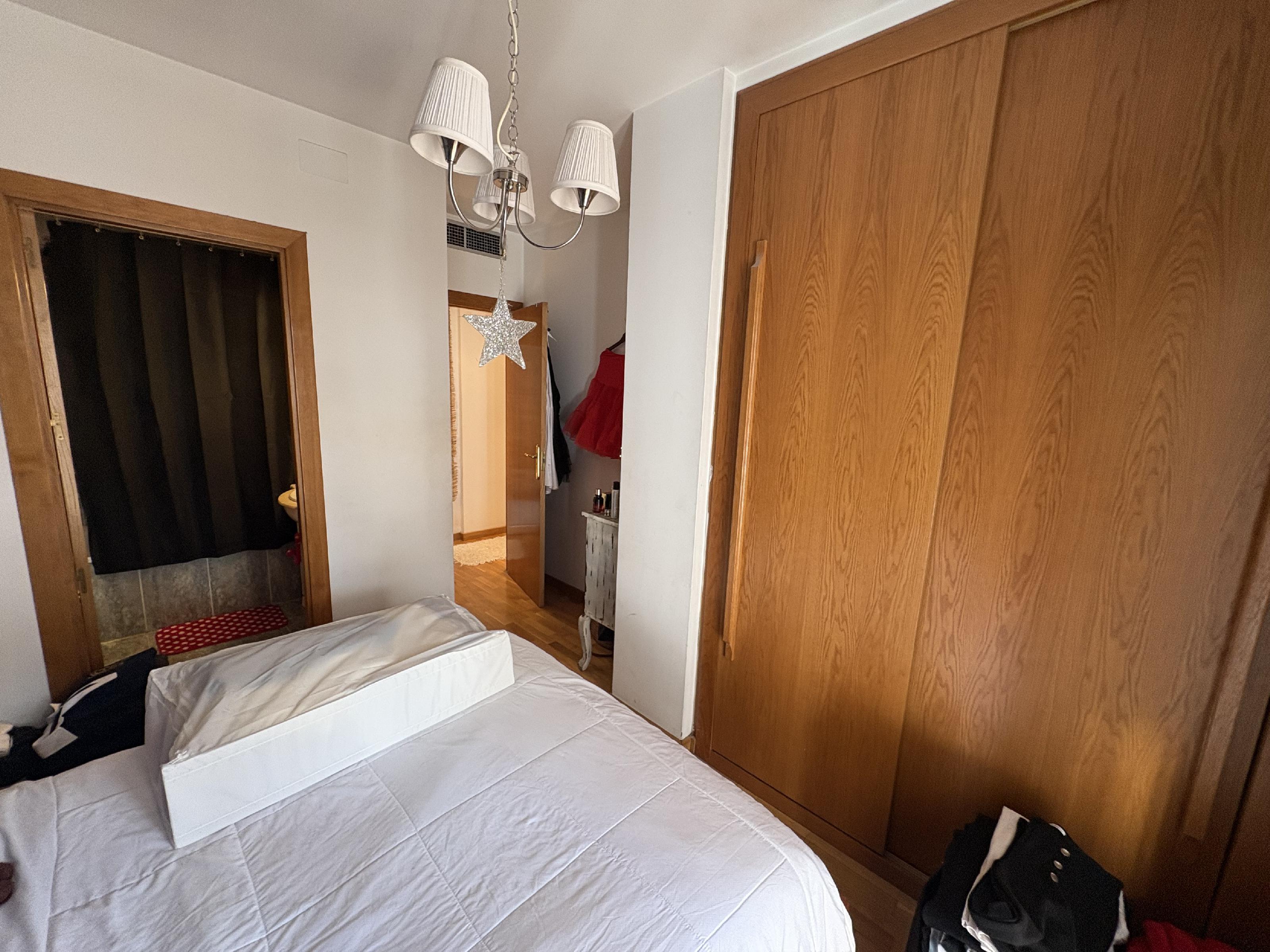 Imagen 25 Piso en venta en Sabadell / Al lado de la estación de autobuses.