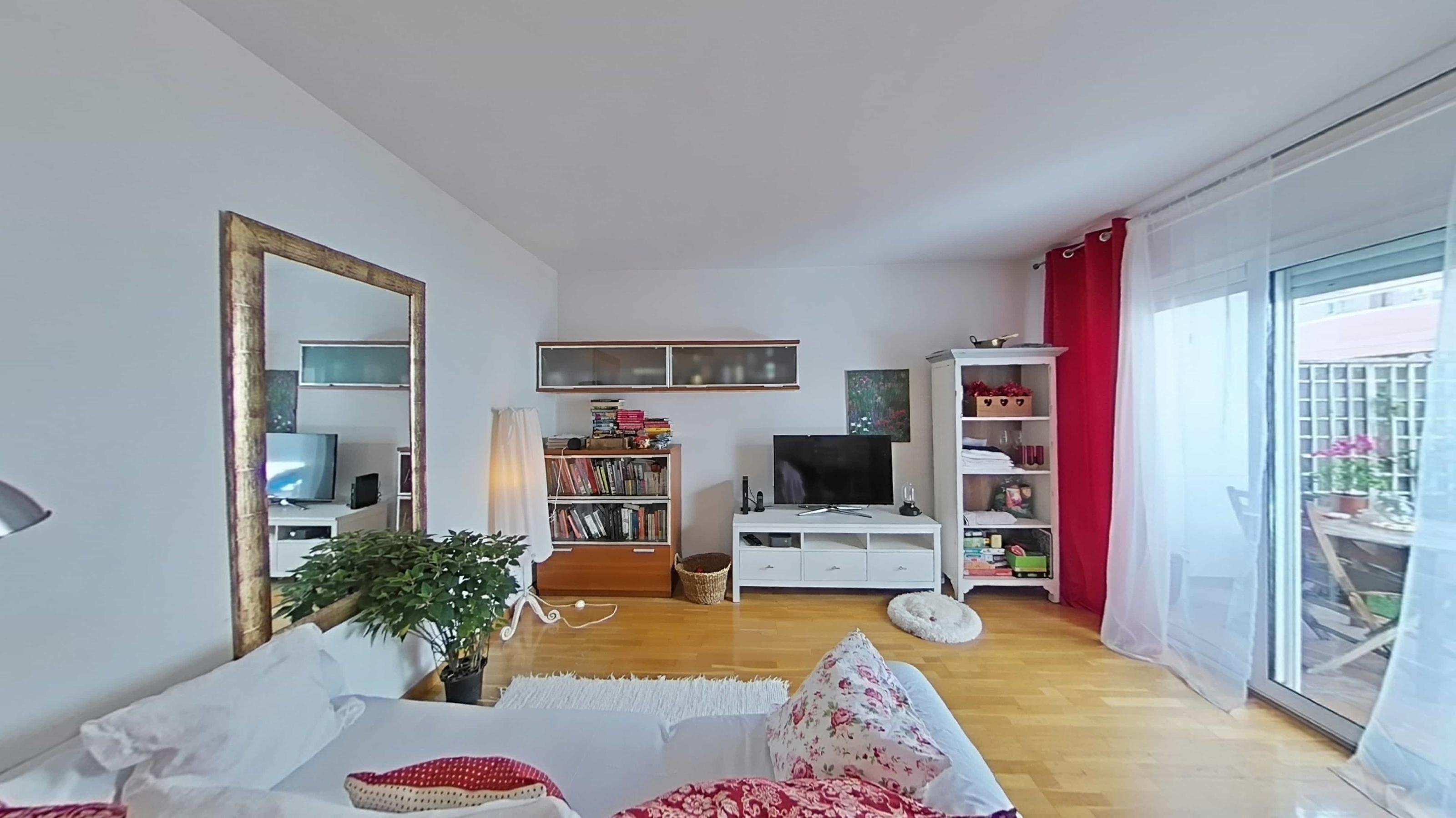 Imagen 1 Piso en venta en Sabadell / Al lado de la estación de autobuses.