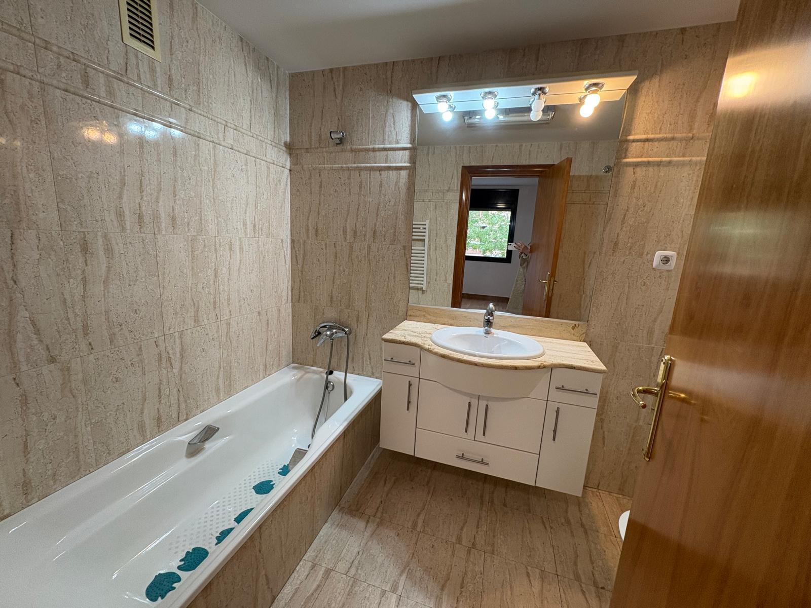 Imagen 25 Piso en venta en Sabadell / Espectacular piso de 3 habitaciones a un paso de Rambla