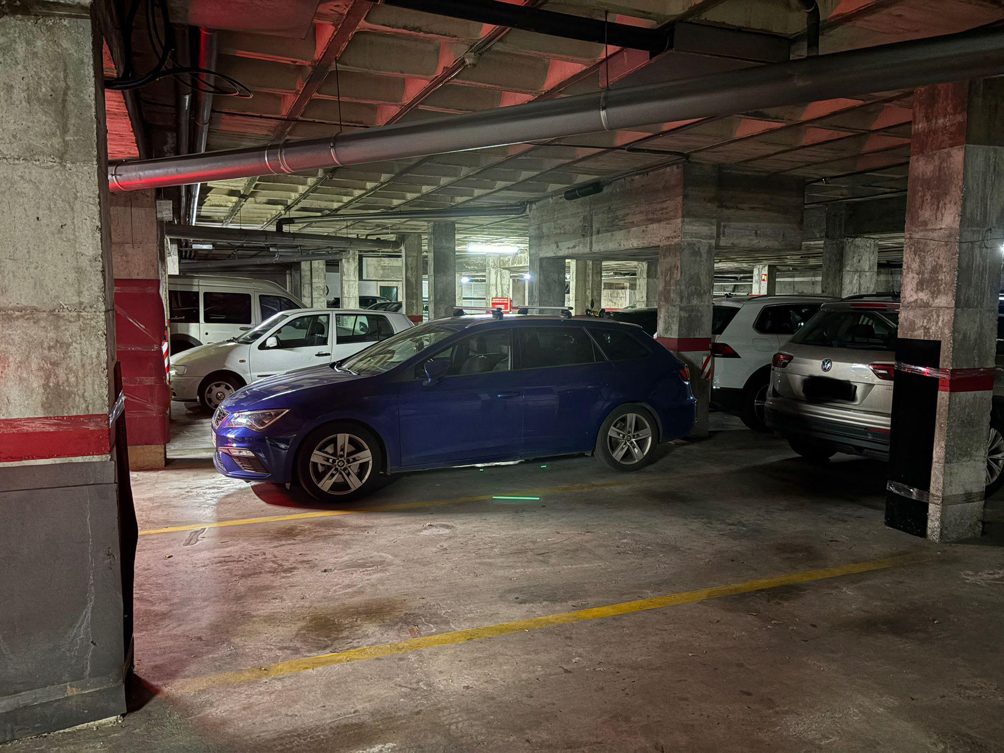 Imagen 3 Parking Coche en venta en Sabadell / Junto a Parc del Nord