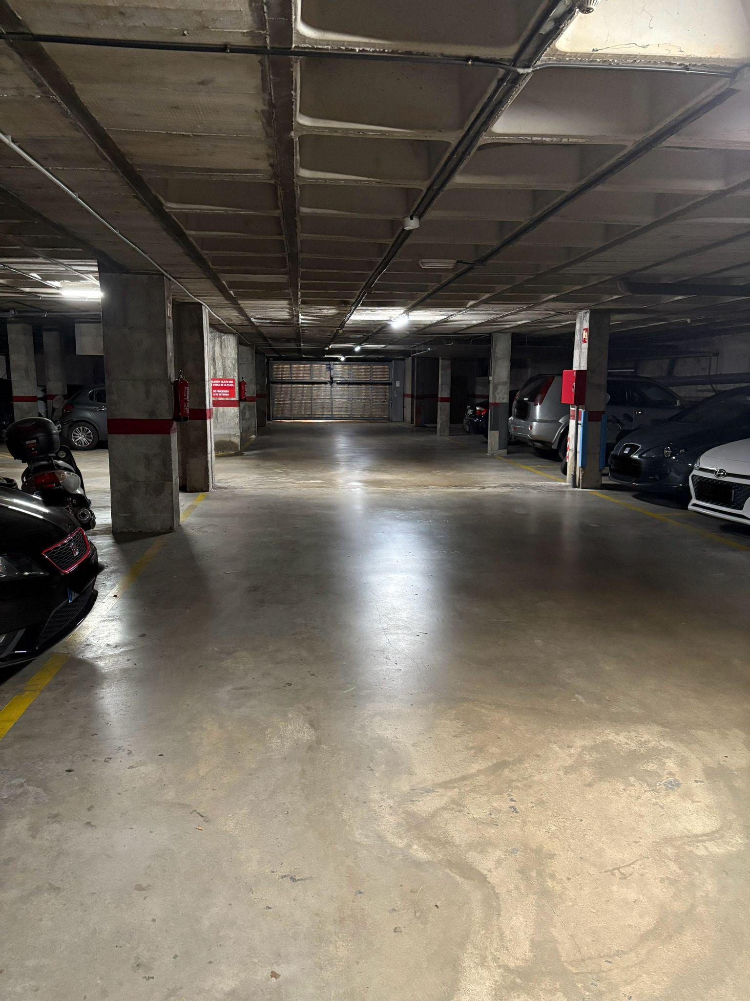 Imagen 4 Parking Coche en venta en Sabadell / Junto a Parc del Nord