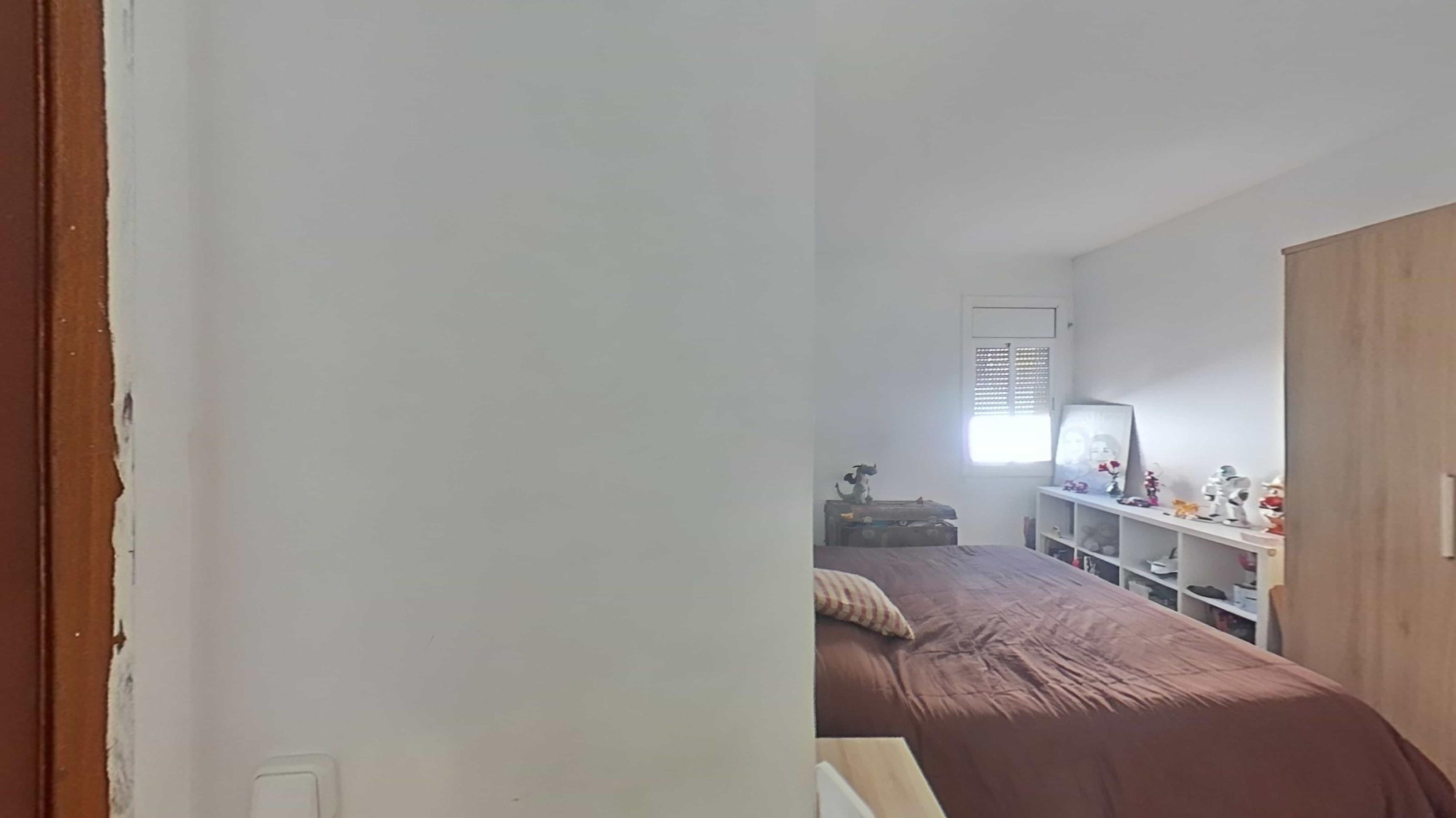 Imagen 3 Piso en venta en Sabadell / Al lado del colegio Ribatallada