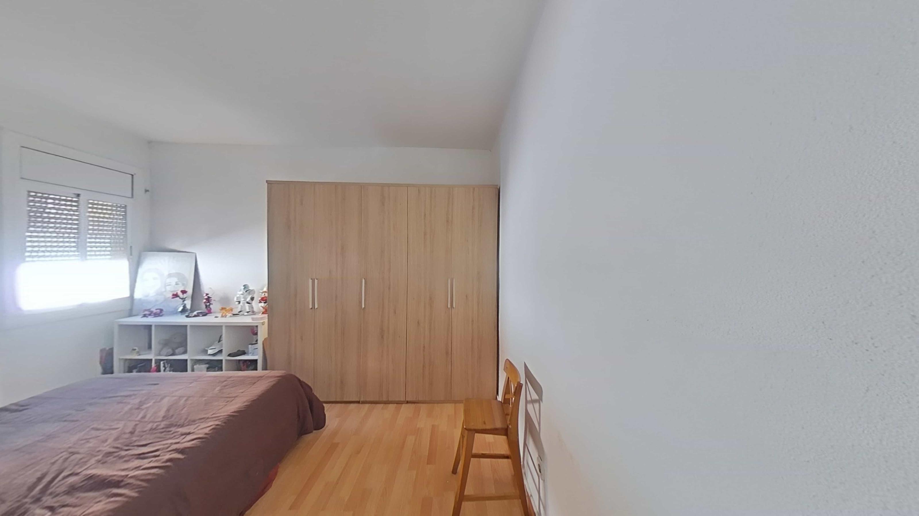 Imagen 2 Piso en venta en Sabadell / Al lado del colegio Ribatallada