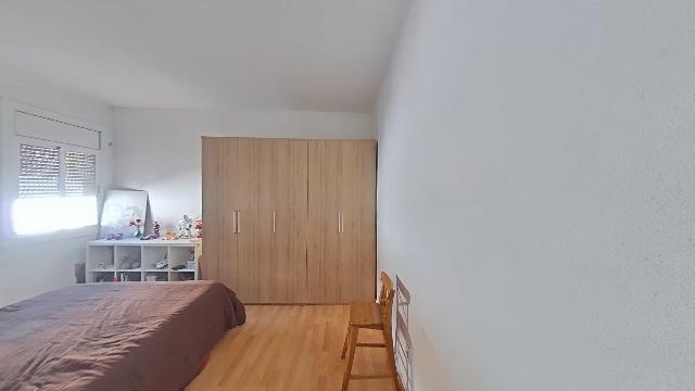 Imagen 2 Inmueble 299932 - Piso en venta en Sabadell / Al lado del colegio Ribatallada