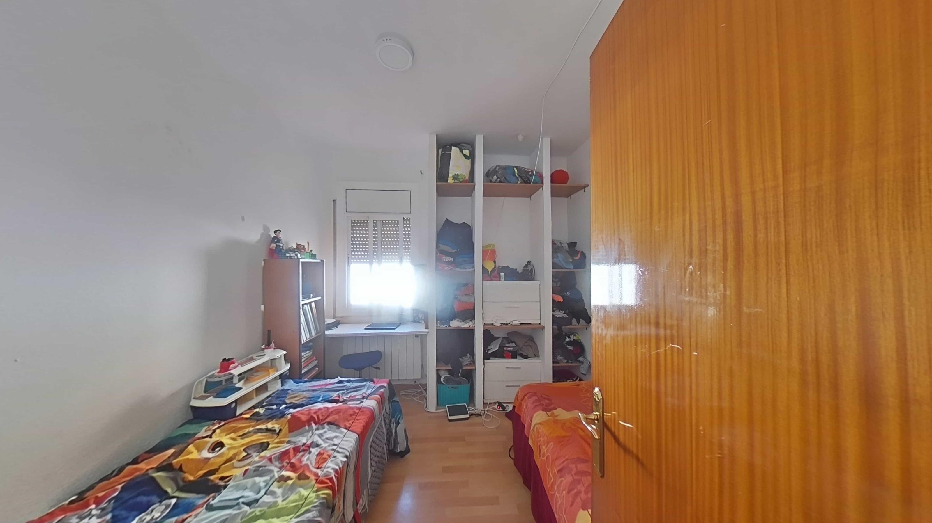 Imagen 12 Piso en venta en Sabadell / Al lado del colegio Ribatallada