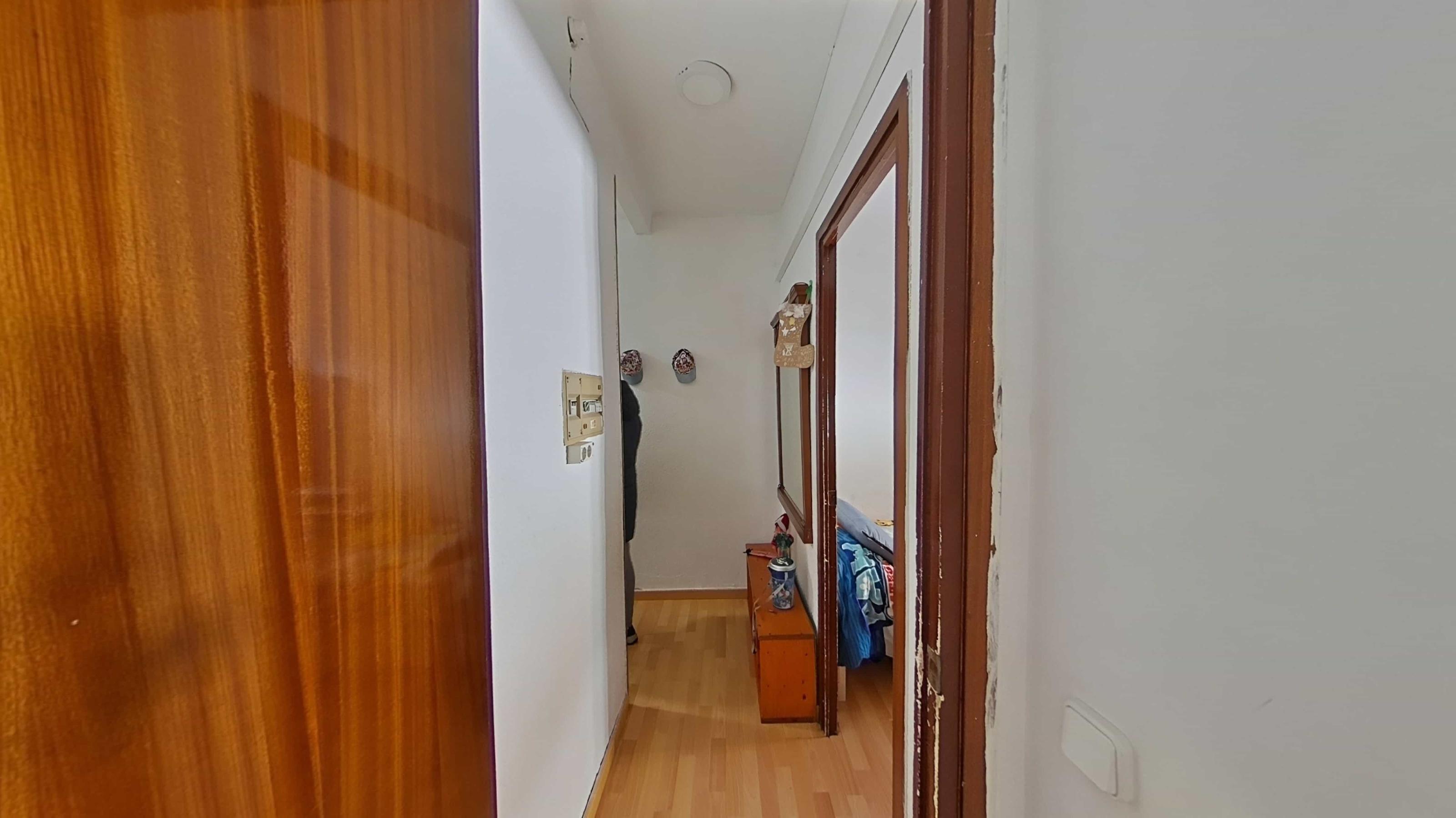 Imagen 18 Piso en venta en Sabadell / Al lado del colegio Ribatallada