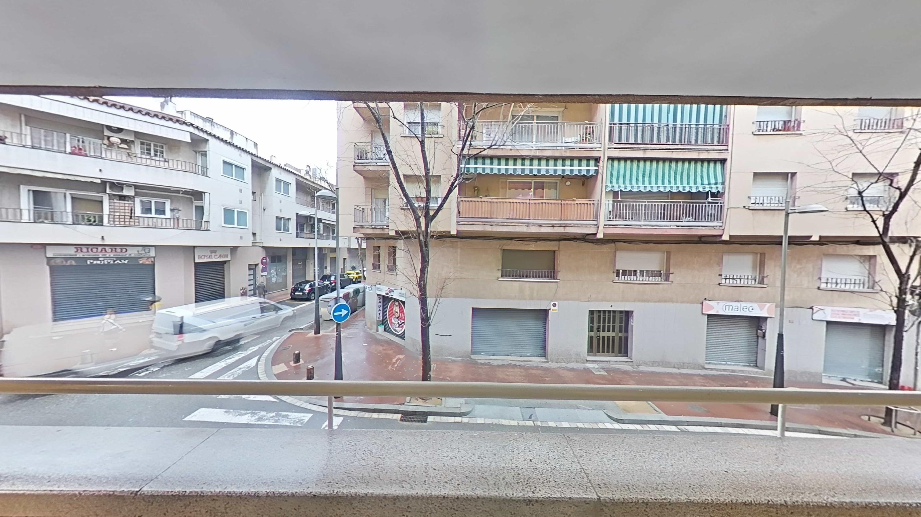 Imagen 12 Piso en venta en Barberà Del Vallès / A  3 minutos del ajuntamiento de barbera del valles 