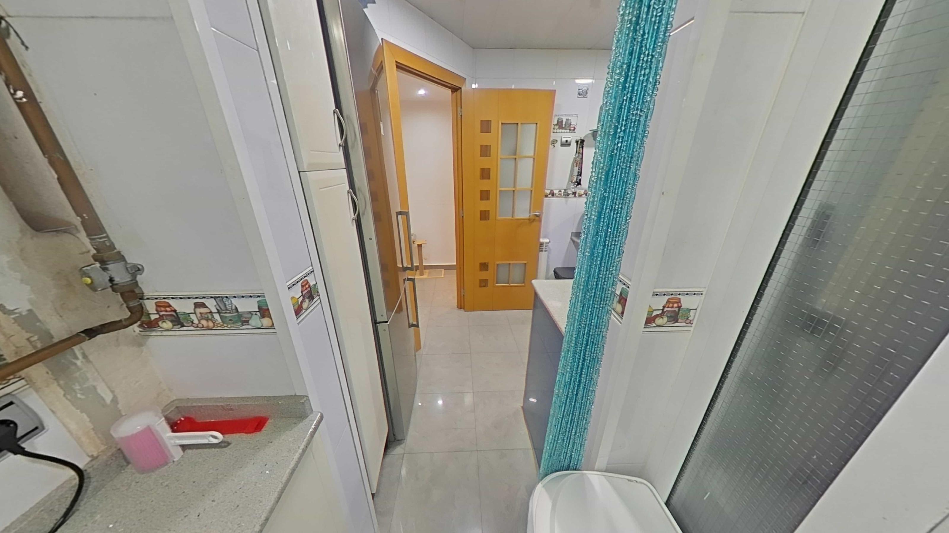 Imagen 28 Piso en venta en Barberà Del Vallès / A  3 minutos del ajuntamiento de barbera del valles 