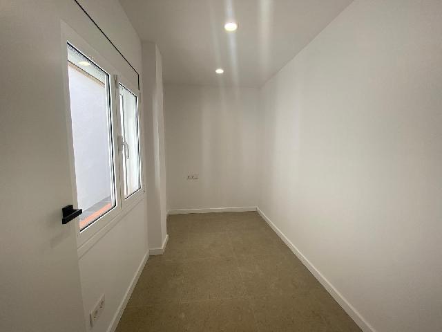 Imagen 9 Inmueble 300343 - Piso en venta en Sabadell / Al lado del colegio Escola Pia 