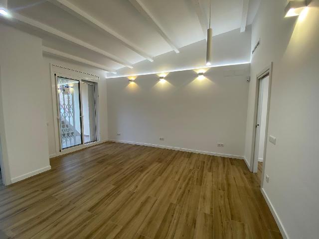 Imagen 1 Inmueble 300626 - Piso en venta en Sabadell / Poblenou junto al centro Civic 