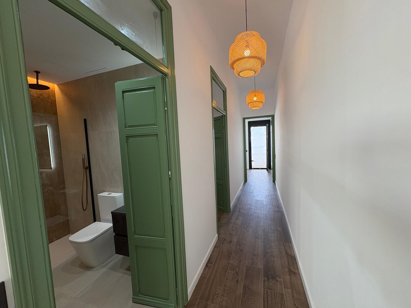 Imagen 21 Casa Adosada en venta en Sabadell / Reformado a estrenar, a 5 minutos de Renfe-Centro