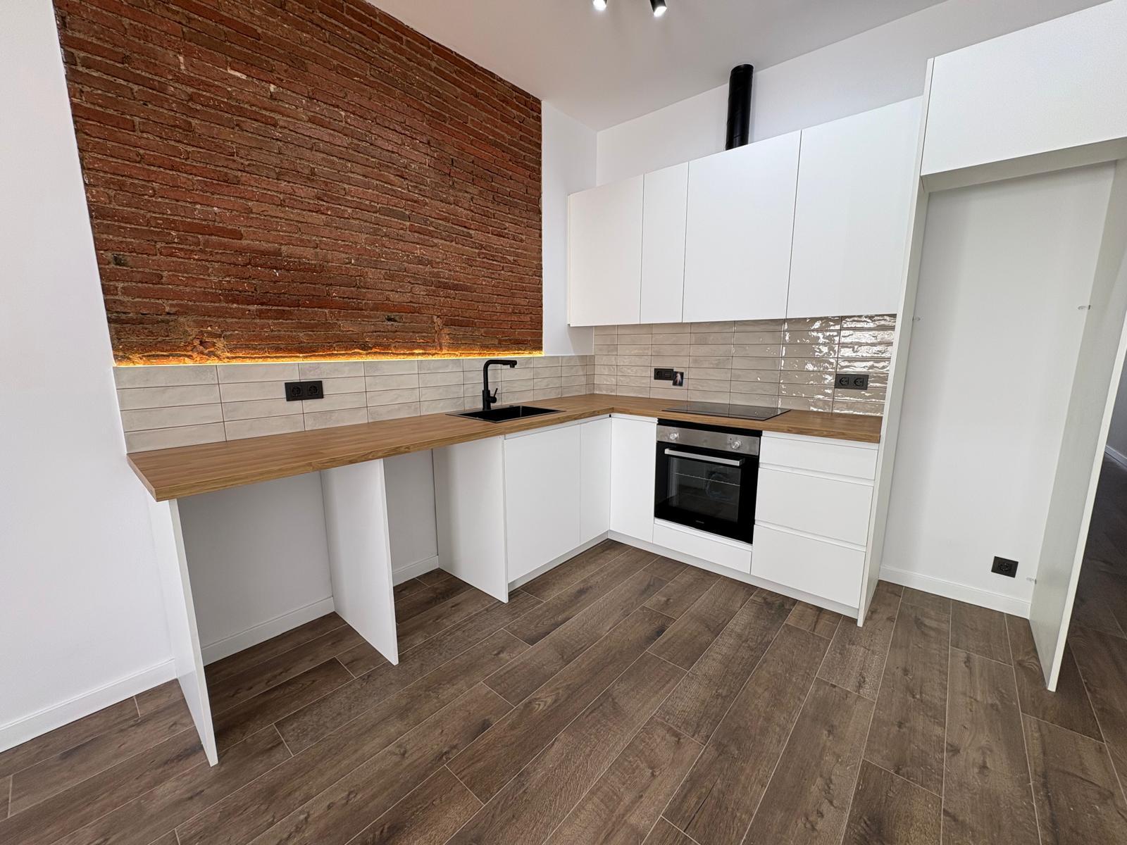 Imagen 26 Casa Adosada en venta en Sabadell / Reformado a estrenar, a 5 minutos de Renfe-Centro