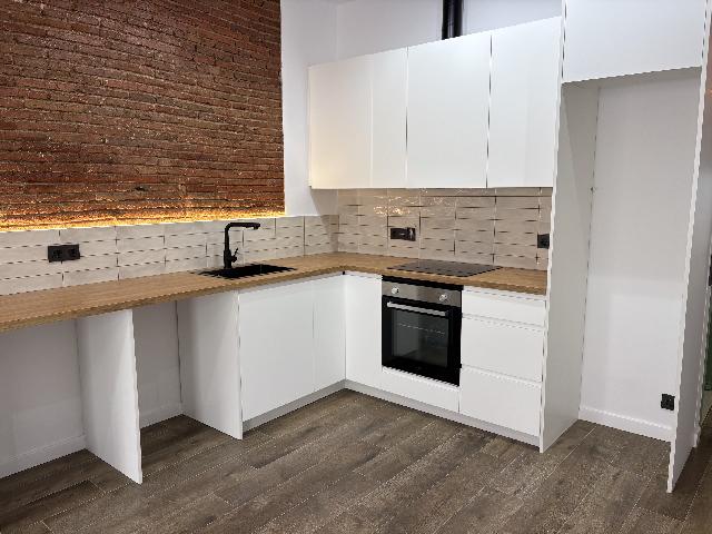 Imagen 4 Inmueble 300979 - Casa Adosada en venta en Sabadell / Reformado a estrenar, a 5 minutos de Renfe-Centro