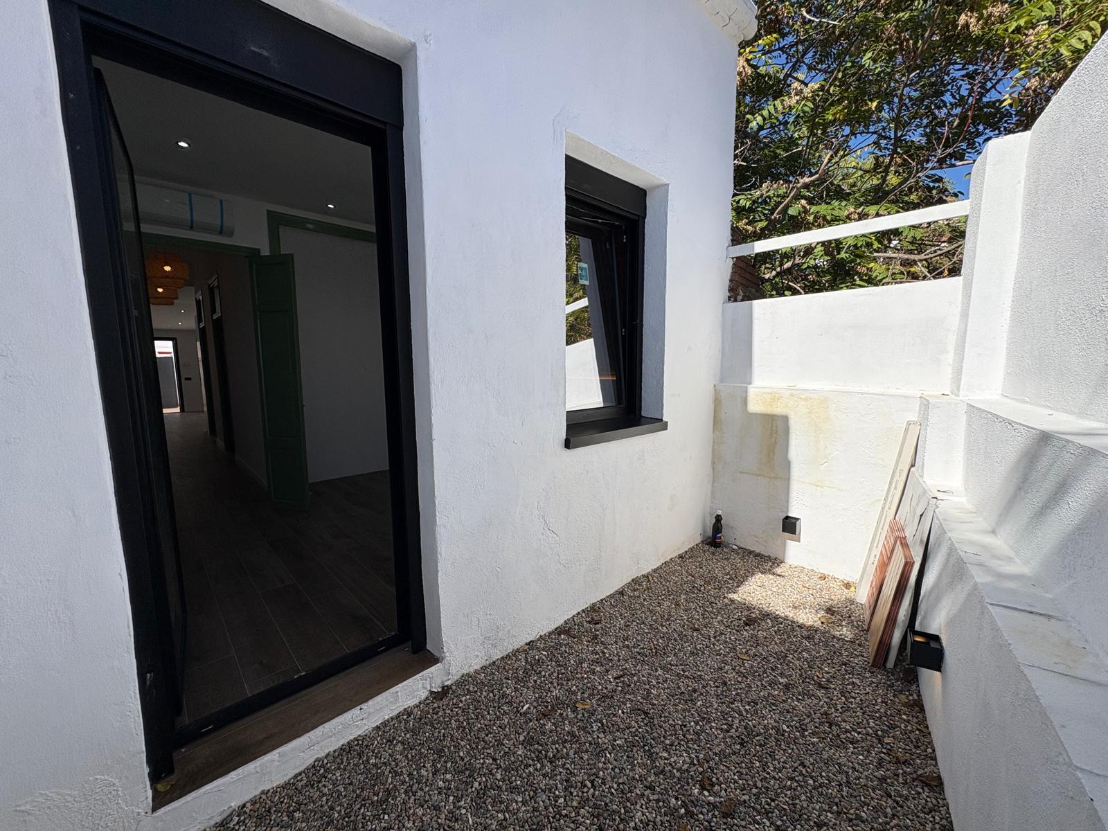 Imagen 33 Casa Adosada en venta en Sabadell / Reformado a estrenar, a 5 minutos de Renfe-Centro