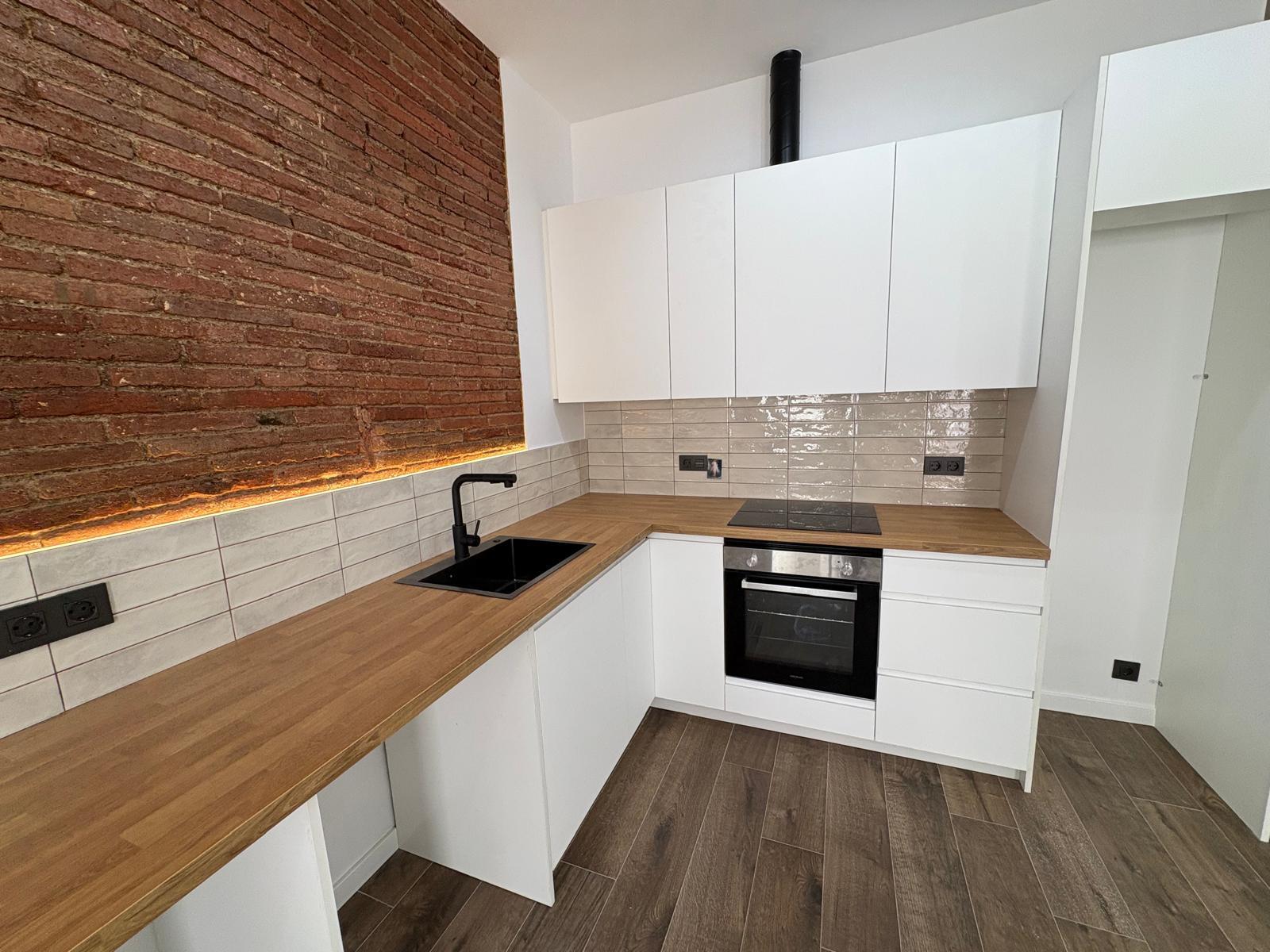 Imagen 31 Casa Adosada en venta en Sabadell / Reformado a estrenar, a 5 minutos de Renfe-Centro