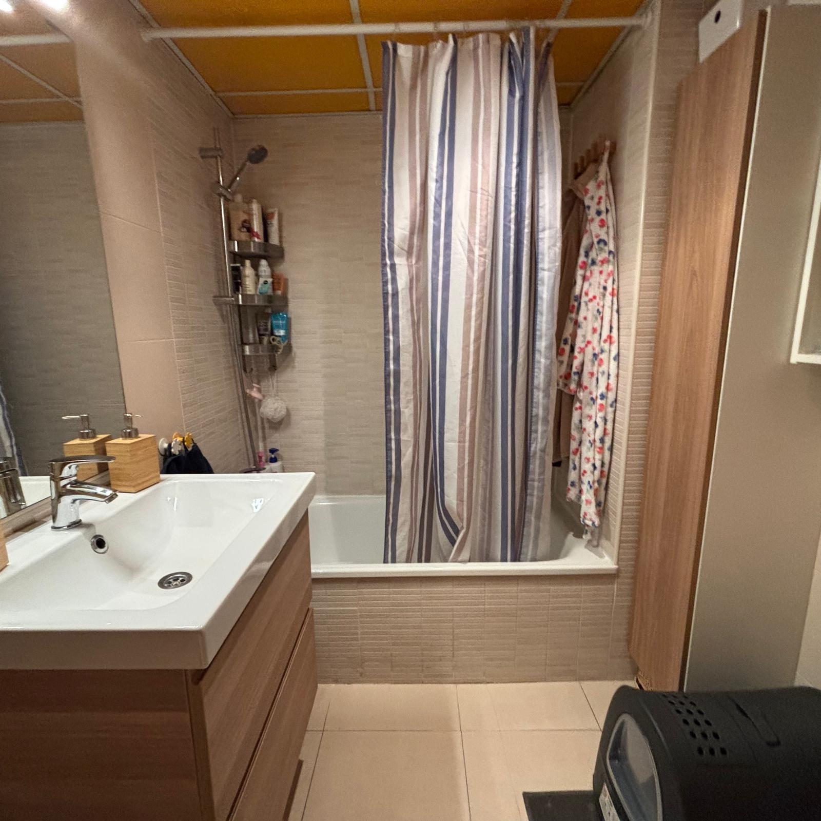 Imagen 14 Piso en venta en Sabadell / Reformado, a un paso de la Pza de la Creu de Barberà