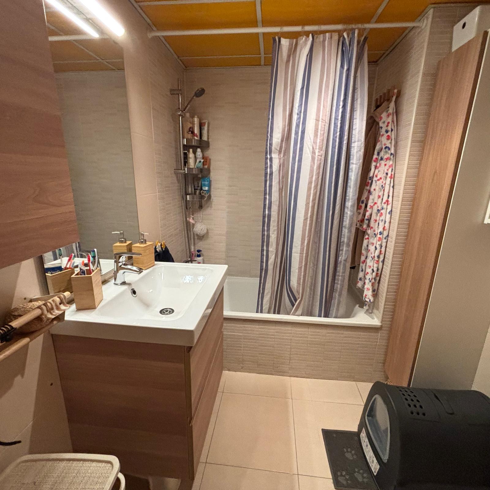 Imagen 18 Piso en venta en Sabadell / Reformado, a un paso de la Pza de la Creu de Barberà