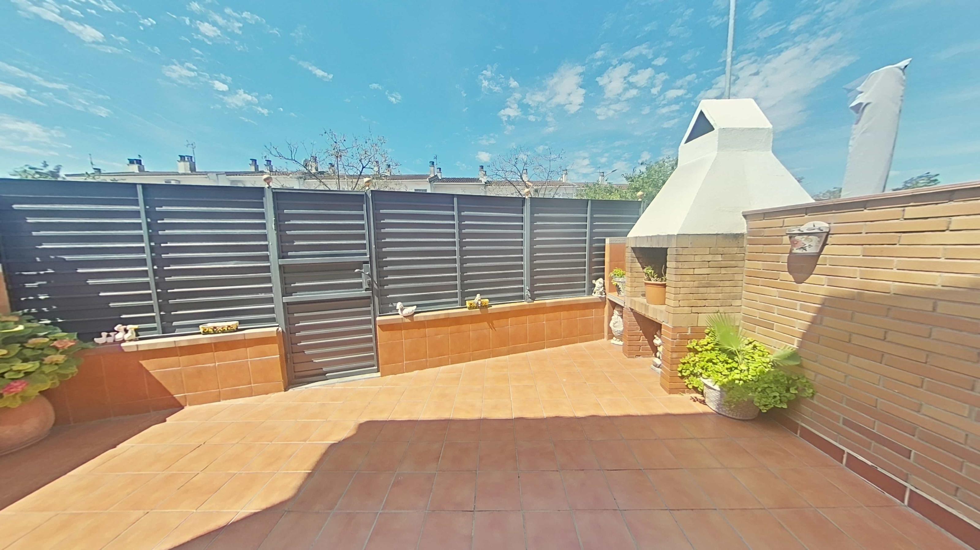 Imagen 2 Casa Adosada en venta en Santa Perpètua De Mogoda / Casa adosada en Terrablanca