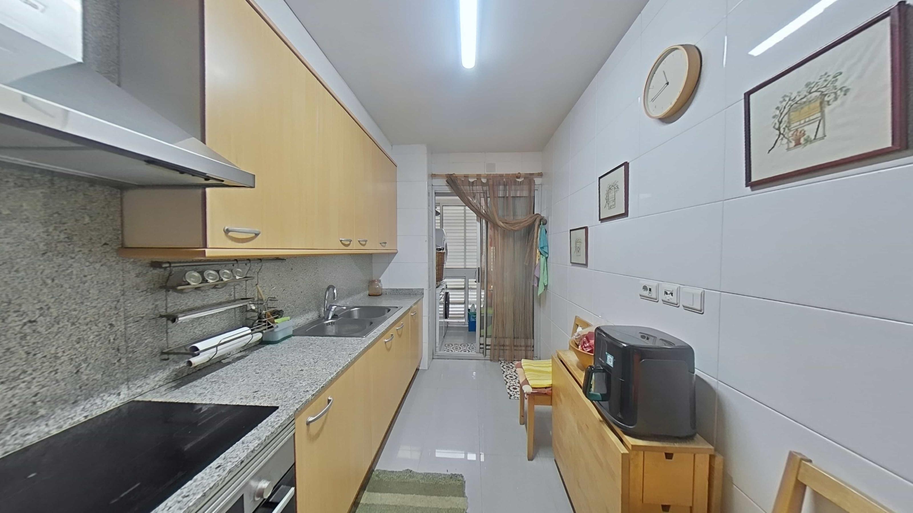 Imagen 8 Piso en venta en Cerdanyola Del Vallès / Al lado de Can Xarau