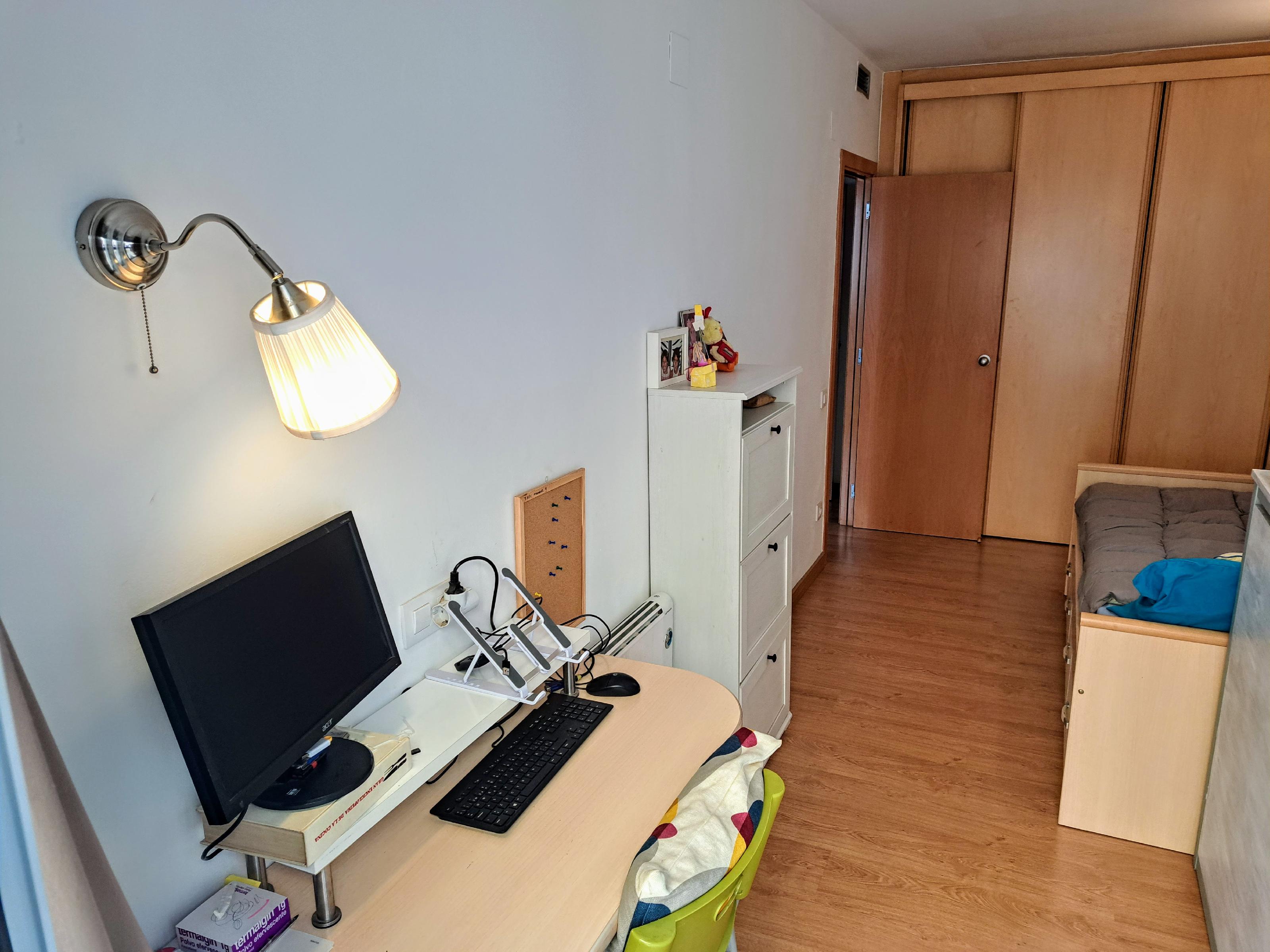 Imagen 30 Piso en venta en Cerdanyola Del Vallès / Al lado de Can Xarau