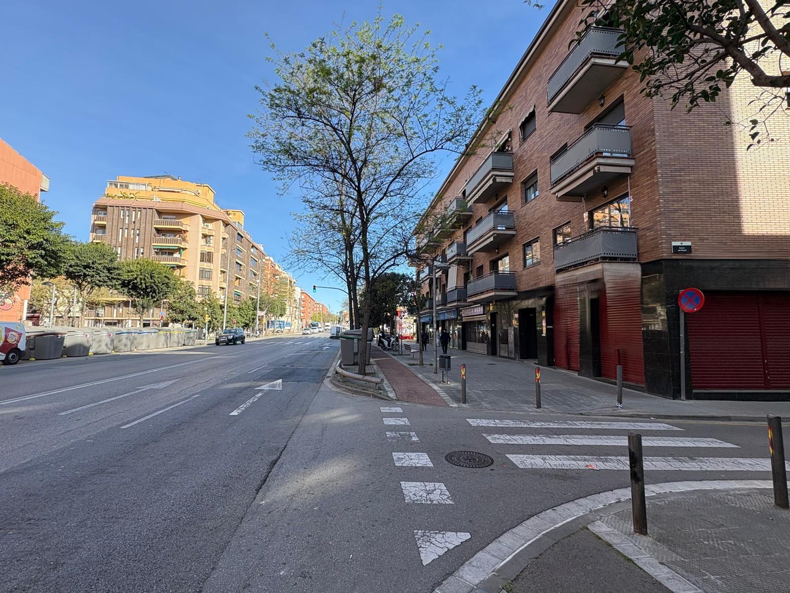 Imagen 5 Local Comercial en alquiler en Barberà Del Vallès / Local con salida de humos, junto al Ay...