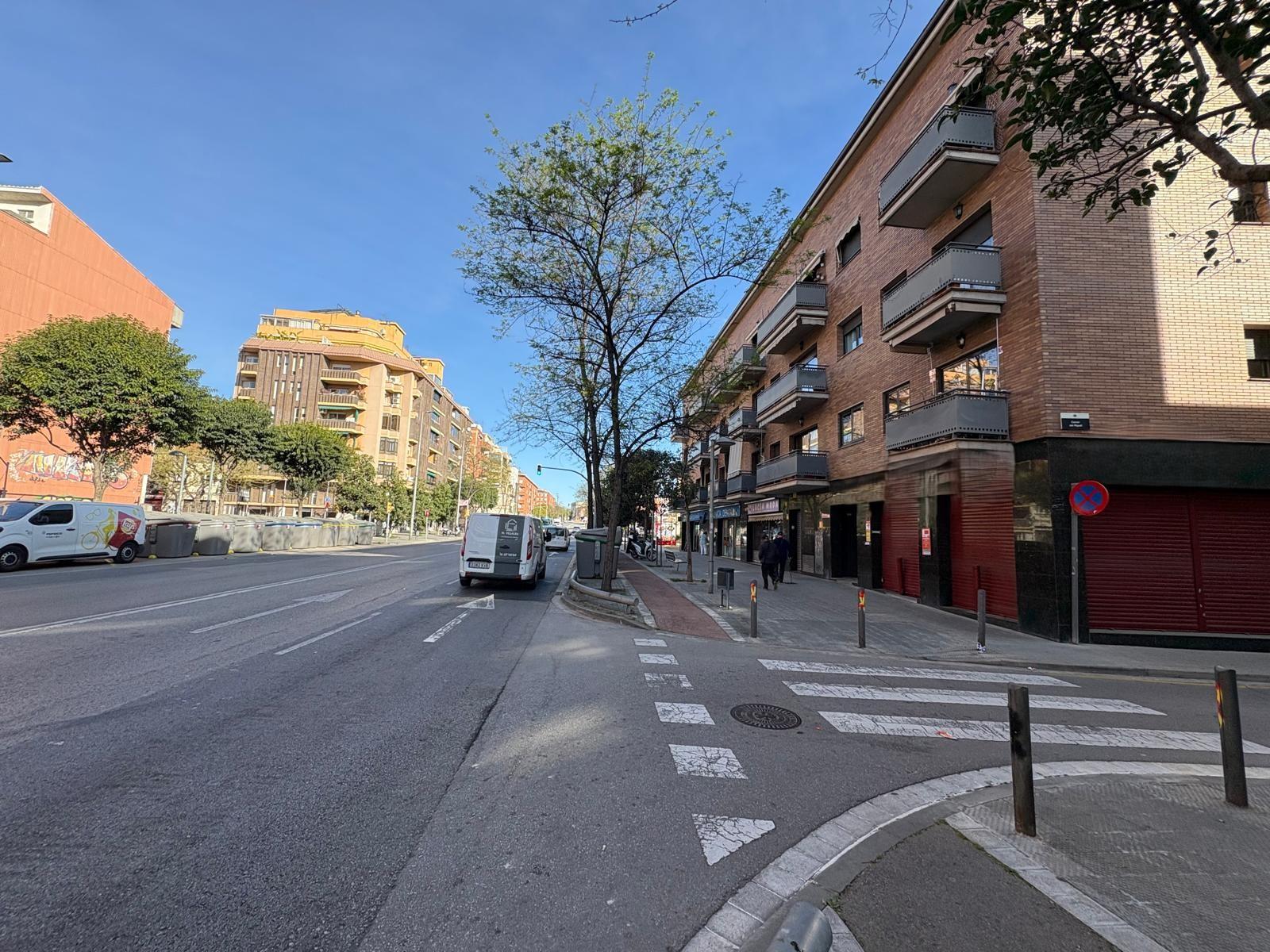 Imagen 8 Local Comercial en alquiler en Barberà Del Vallès / Local con salida de humos, junto al Ay...