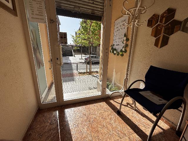 Imagen 3 Inmueble 301855 - Local Comercial en alquiler en Sabadell / Junto Renfe y todos los servicios