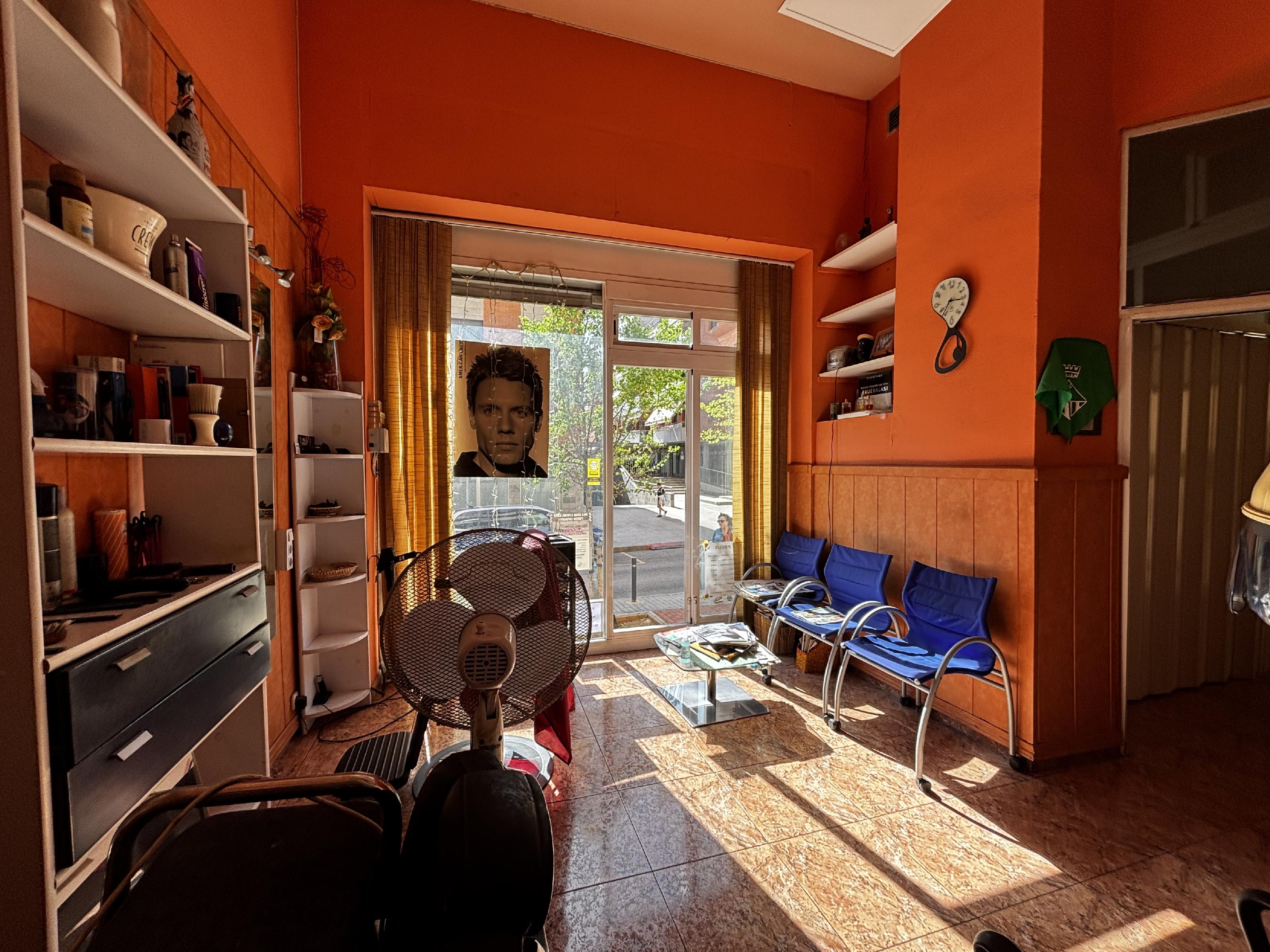 Imagen 1 Local Comercial en alquiler en Sabadell / Junto Renfe y todos los servicios