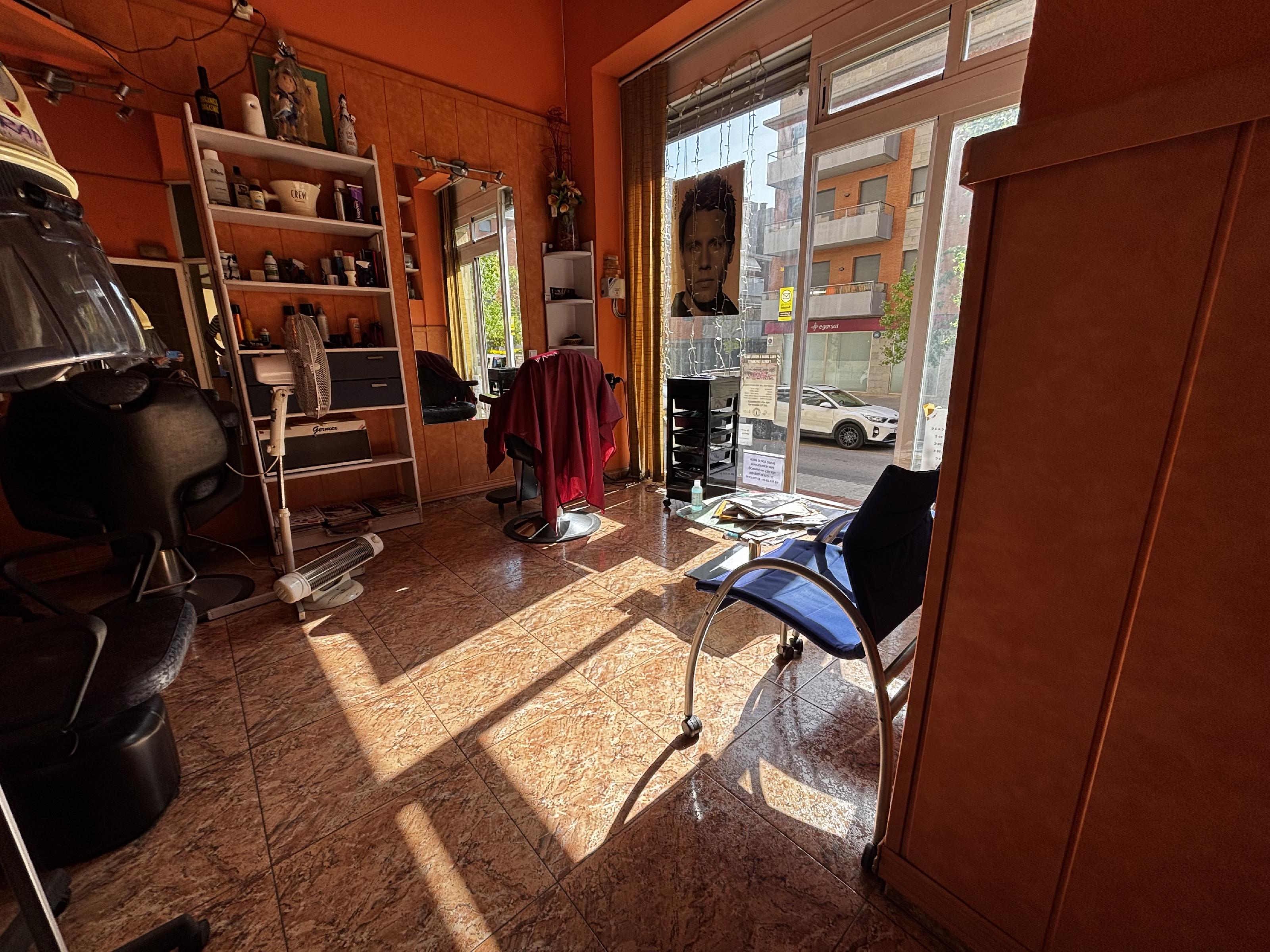 Imagen 5 Local Comercial en alquiler en Sabadell / Junto Renfe y todos los servicios