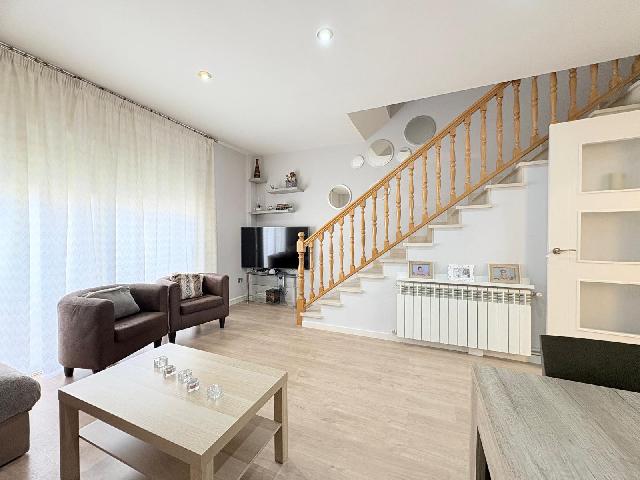 Imagen 5 Inmueble 301909 - Casa Adosada en venta en Sabadell / Poblenou junto al centro Civic 