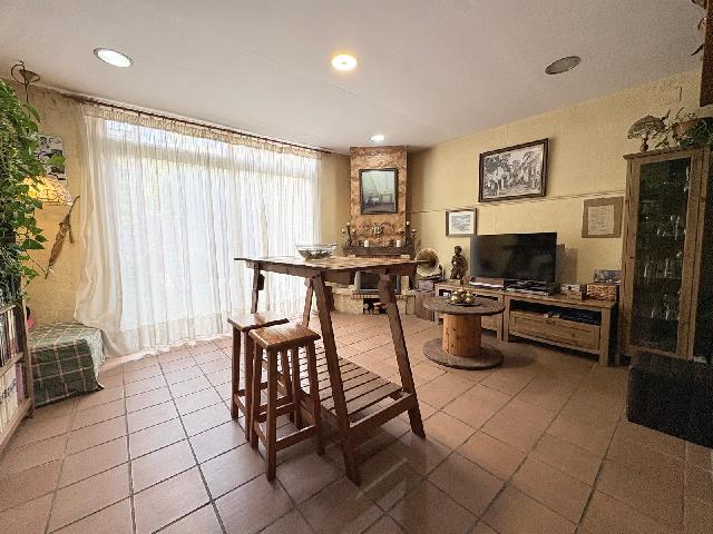 Imagen 3 Inmueble 301909 - Casa Adosada en venta en Sabadell / Poblenou junto al centro Civic 