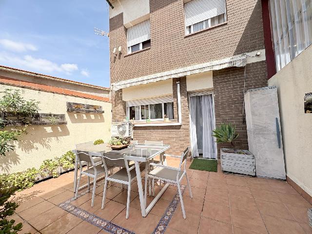 Imagen 13 Inmueble 301909 - Casa Adosada en venta en Sabadell / Poblenou junto al centro Civic 