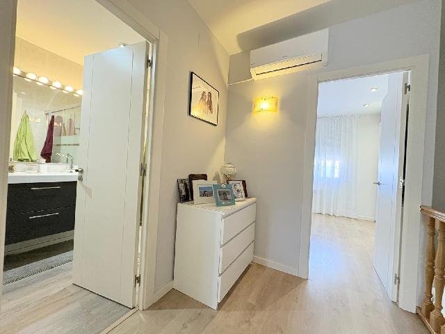 Imagen 10 Inmueble 301909 - Casa Adosada en venta en Sabadell / Poblenou junto al centro Civic 