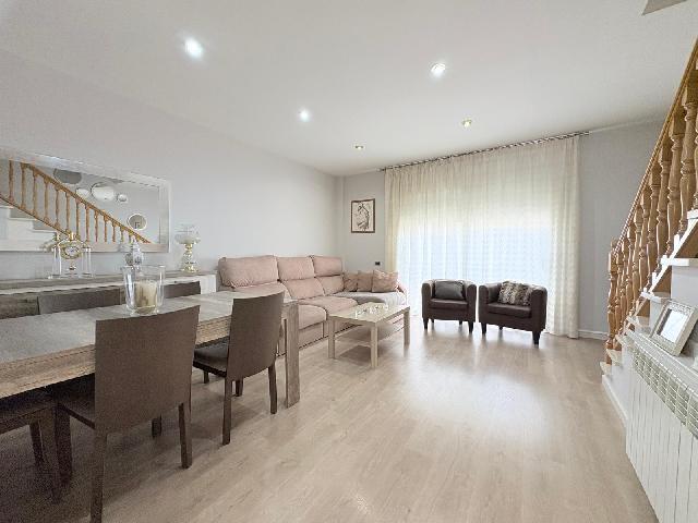 Imagen 6 Inmueble 301909 - Casa Adosada en venta en Sabadell / Poblenou junto al centro Civic 