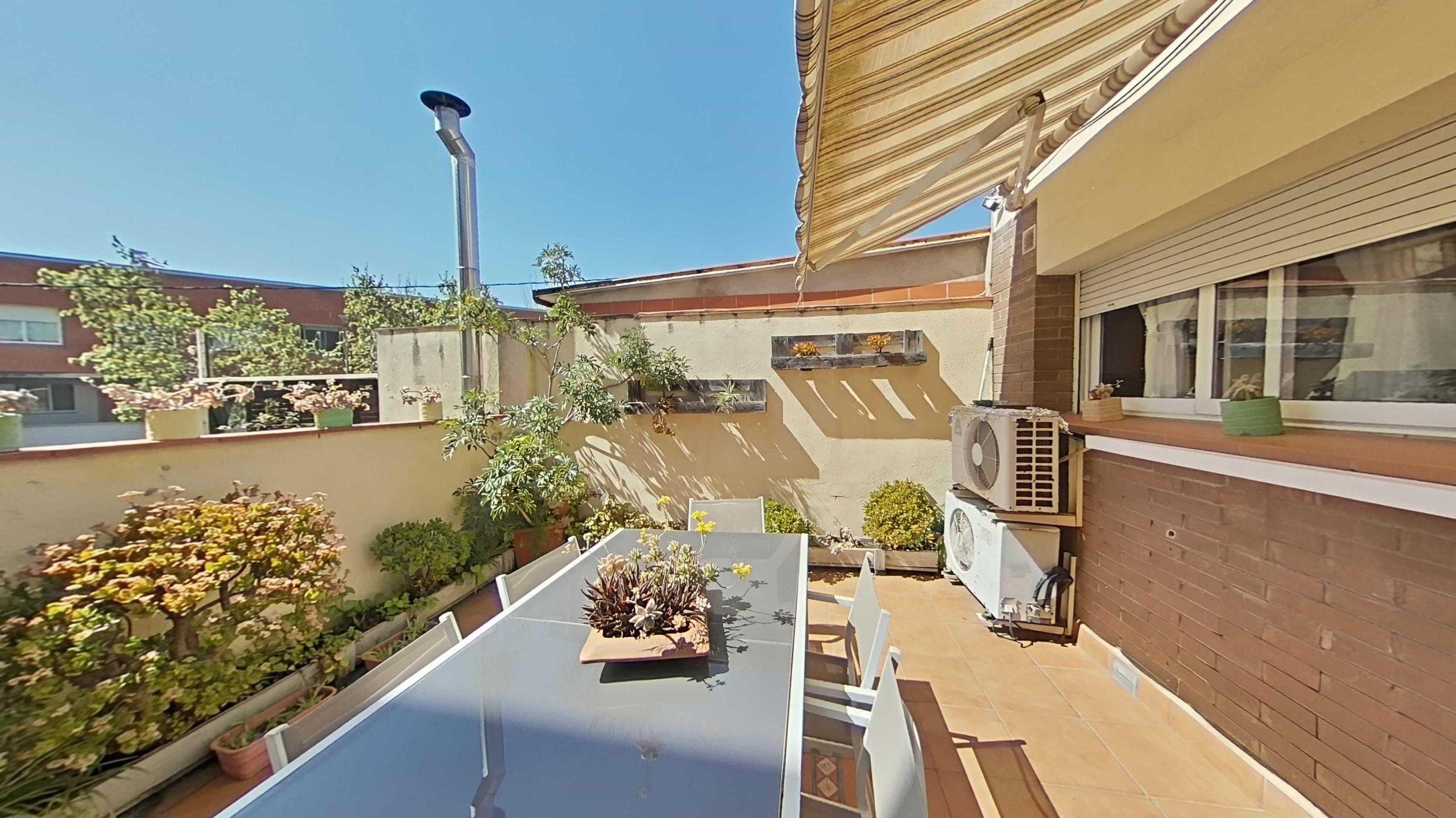 Imagen 27 Casa Adosada en venta en Sabadell / Poblenou junto al centro Civic 