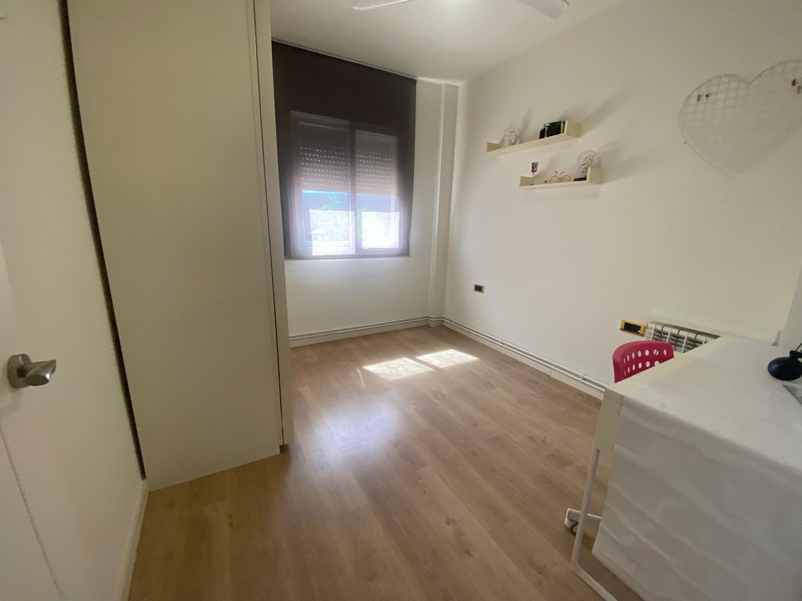 Imagen 15 Casa Adosada en venta en Sabadell / Poblenou junto al centro Civic 