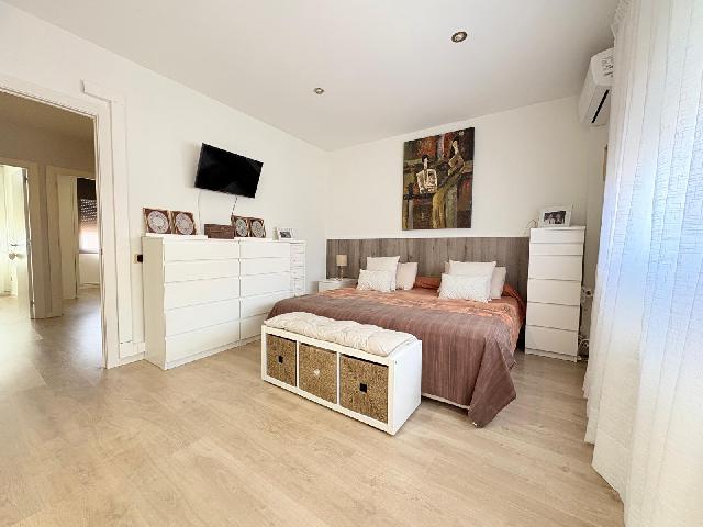 Imagen 8 Inmueble 301909 - Casa Adosada en venta en Sabadell / Poblenou junto al centro Civic 