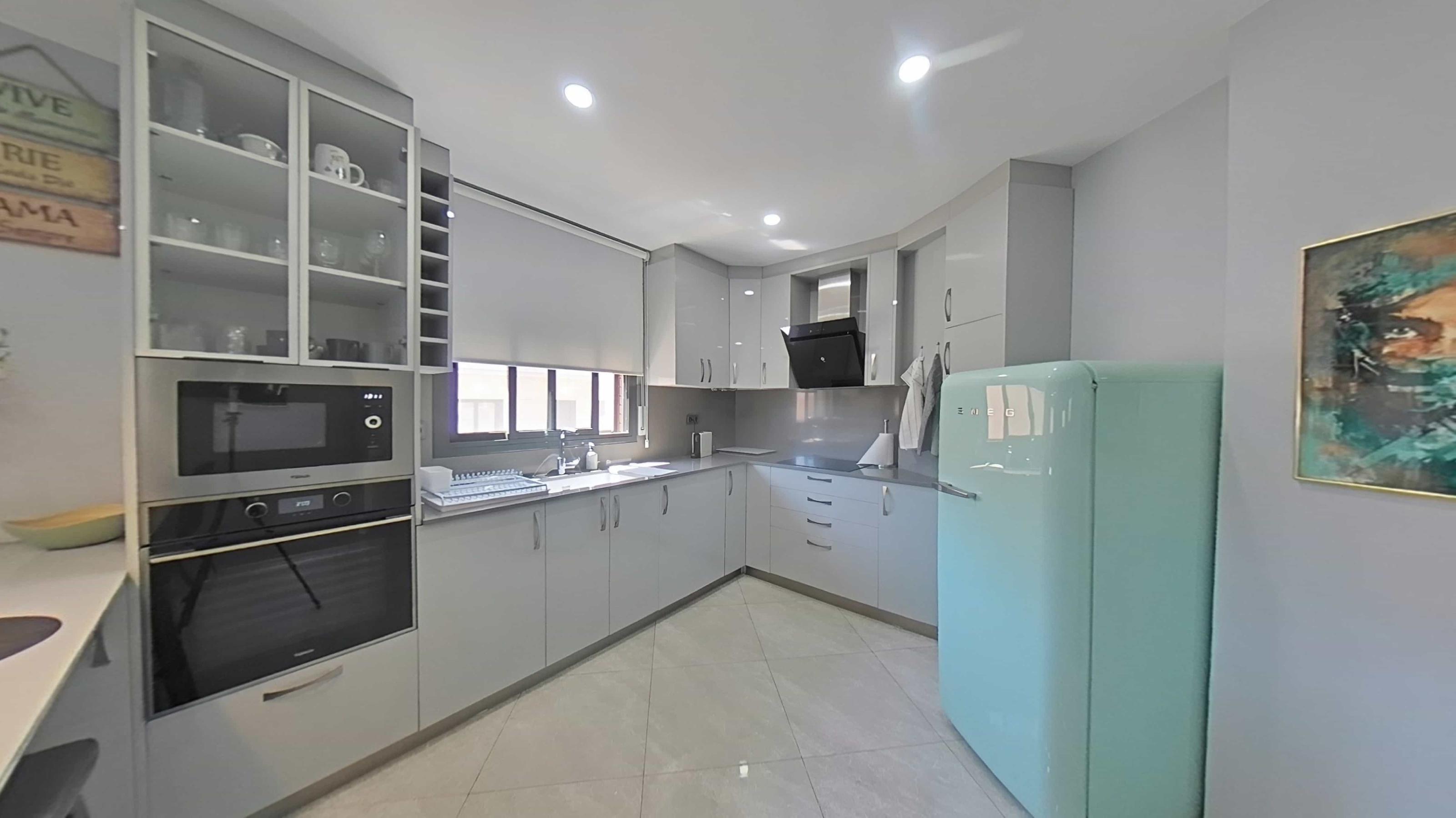 Imagen 6 Piso en venta en Montcada I Reixac / Junto al Lidl. Finca semi-nueva con parquing incluido.