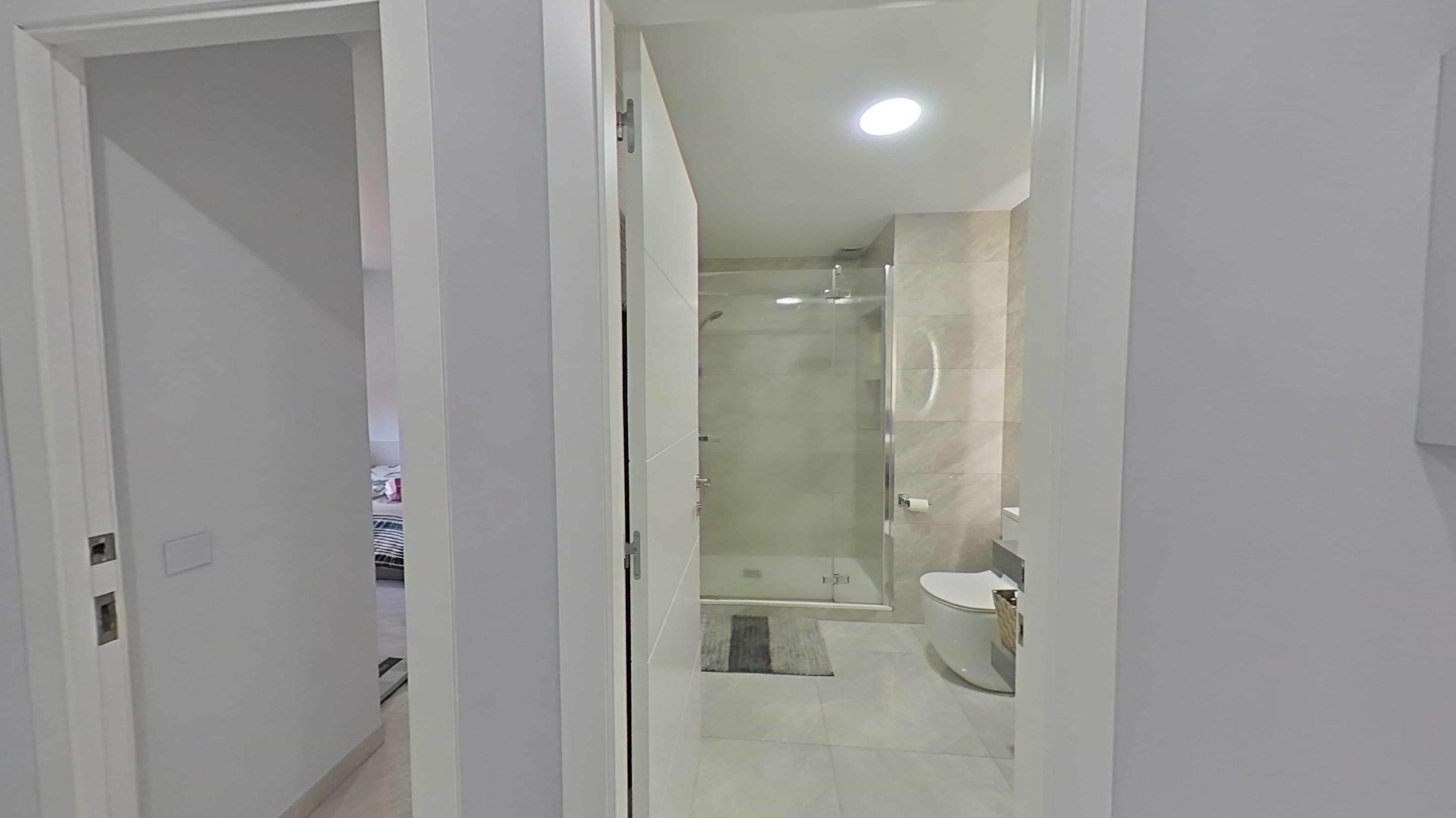 Imagen 10 Piso en venta en Montcada I Reixac / Junto al Lidl. Finca semi-nueva con parquing incluido.