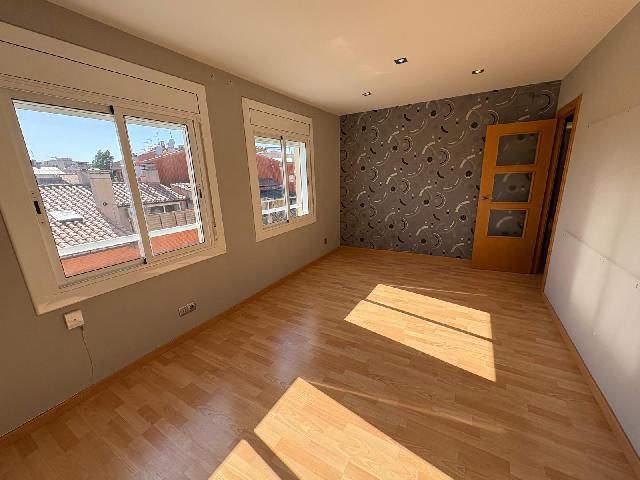 Imagen 2 Inmueble 302027 - Piso en venta en Sabadell / Totalmente reformado a unos pasos del Parc Catalunya