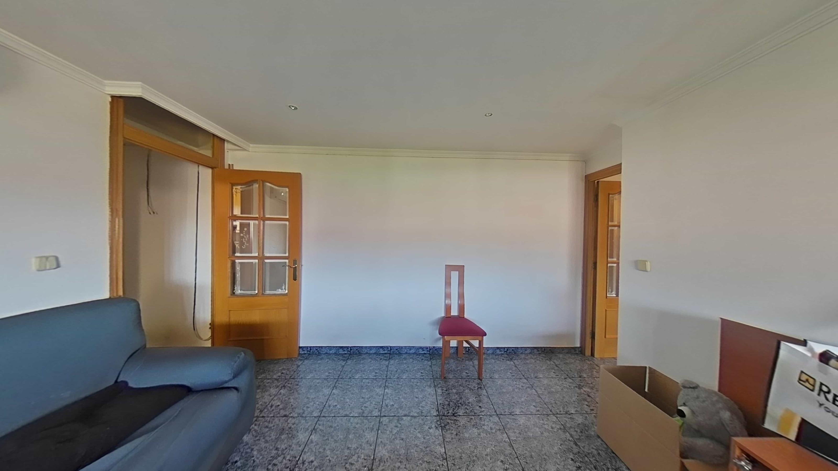 Imagen 21 Piso en venta en Badia Del Vallès / Muy de cerca de zona Ikea y centro comercial.